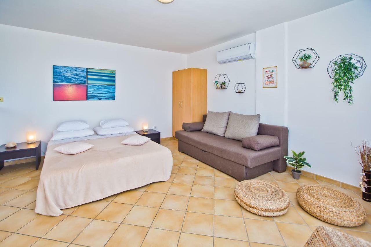 Hvar Apartments 8 Min To The Beach Hvar Town Exterior foto