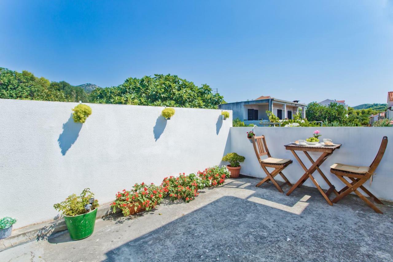 Hvar Apartments 8 Min To The Beach Hvar Town Exterior foto