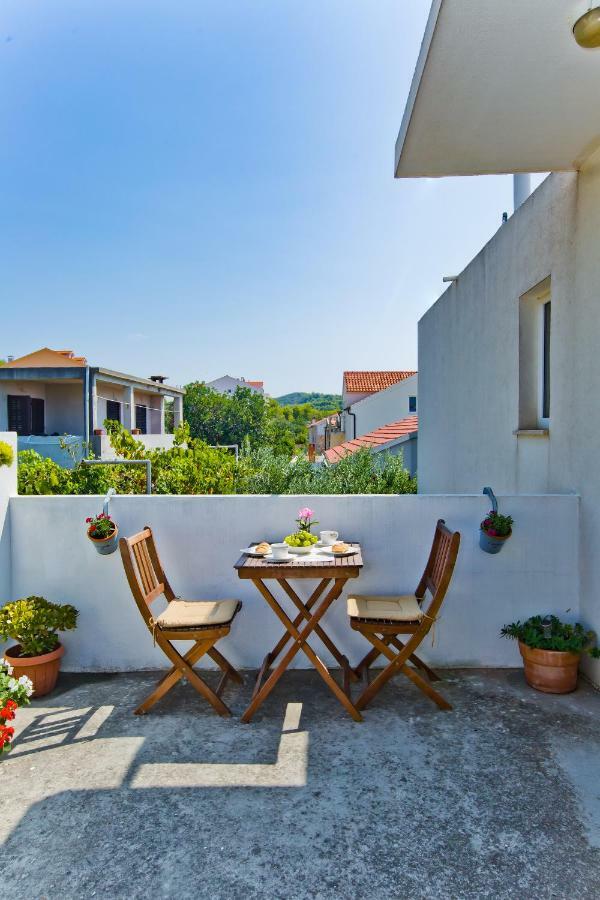 Hvar Apartments 8 Min To The Beach Hvar Town Exterior foto